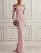 Rosa Maxikleid aus floralem Spitzen-Mesh mit schulterfreiem Ausschnitt und langen Ärmeln