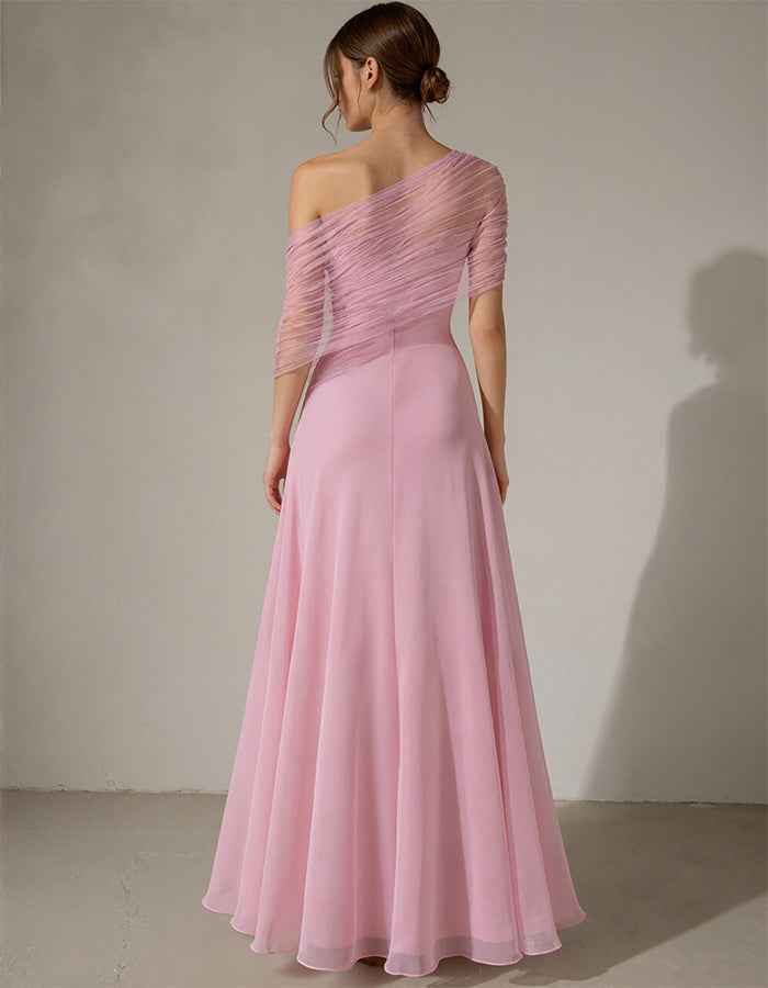 Maxikleid aus rosa Chiffon mit One-Shoulder-Plisseedesign