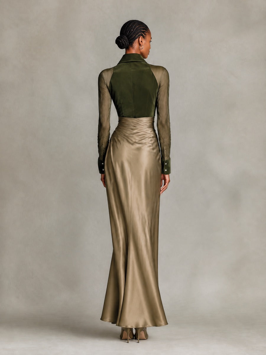 Vestido largo de noche con cuerpo de terciopelo y falda cruzada satinada