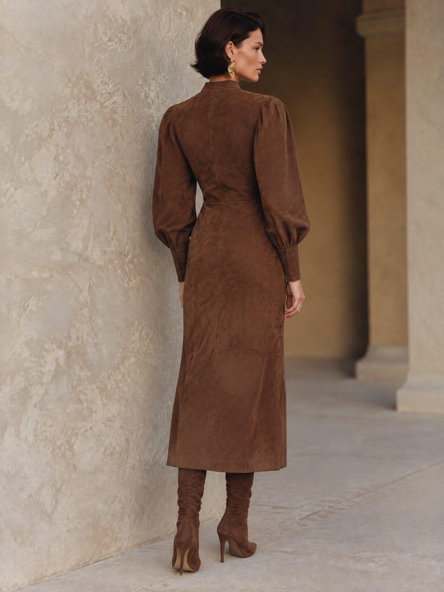Vestido midi de ante vintage con botonadura asimétrica y mangas globo