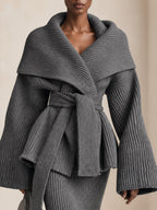 Conjunto de chaqueta de punto con cuello chal y cinturón y falda larga