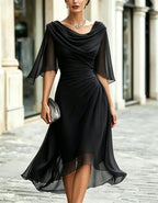 Abito lungo in chiffon blu navy drappeggiato con volant e maniche a tre quarti
