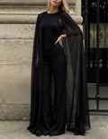 Brauner Chiffon-Jumpsuit mit Rundhalsausschnitt und Cape-Optik