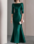Vestido largo de satén con cuello barco y manga tres cuartos