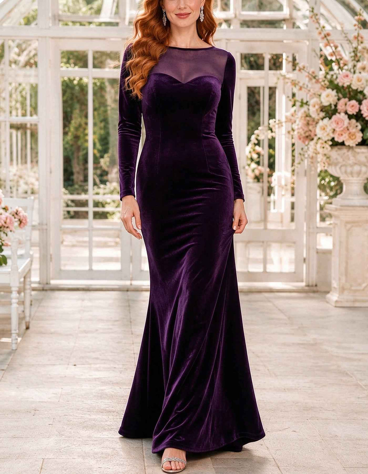 Vestido largo de terciopelo con cuello ilusión corazón y manga larga