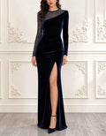 Vestido largo azul oscuro de malla con lentejuelas y terciopelo, cuello redondo