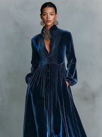 Vestido largo vintage de terciopelo con botonadura