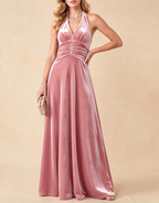 Vestido largo de terciopelo halter con escote pico profundo y cintura fruncida