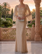 Vestido largo champán de lentejuelas con mangas acampanadas