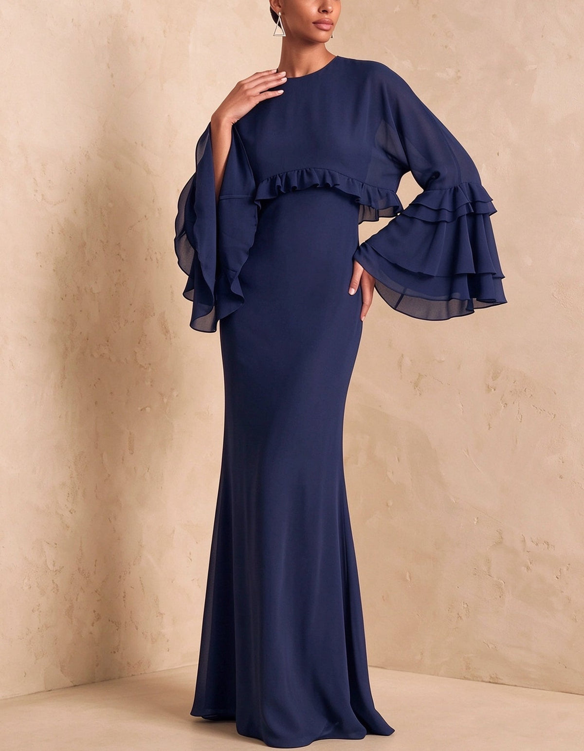 Vestido largo de gasa con cuello redondo, volantes escalonados y mangas de campana