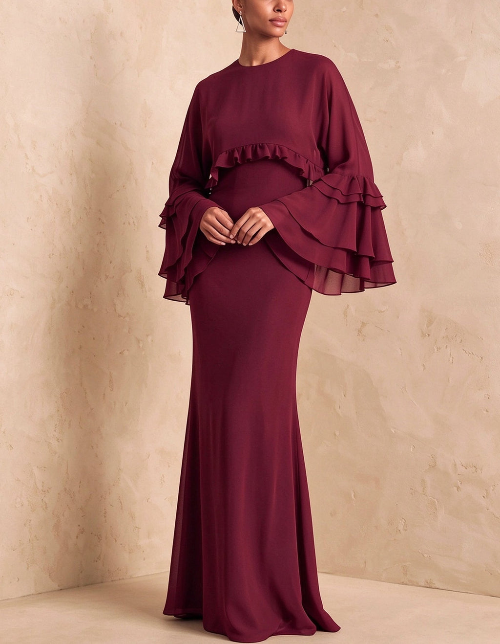 Vestido largo de gasa con cuello redondo, volantes escalonados y mangas de campana