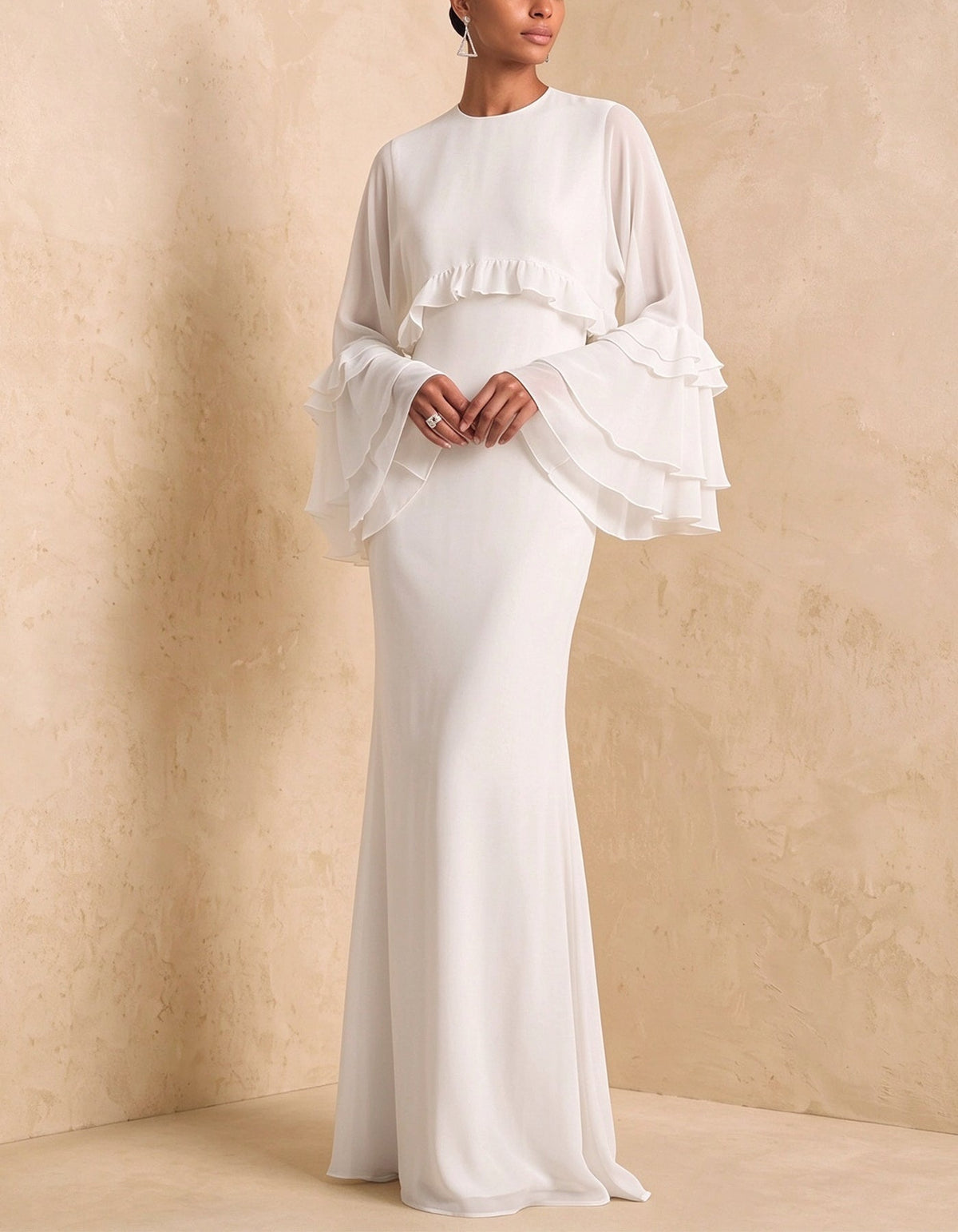 Vestido largo de gasa con cuello redondo, volantes escalonados y mangas de campana