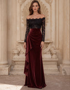 Vestido largo de encaje negro combinado con terciopelo burdeos