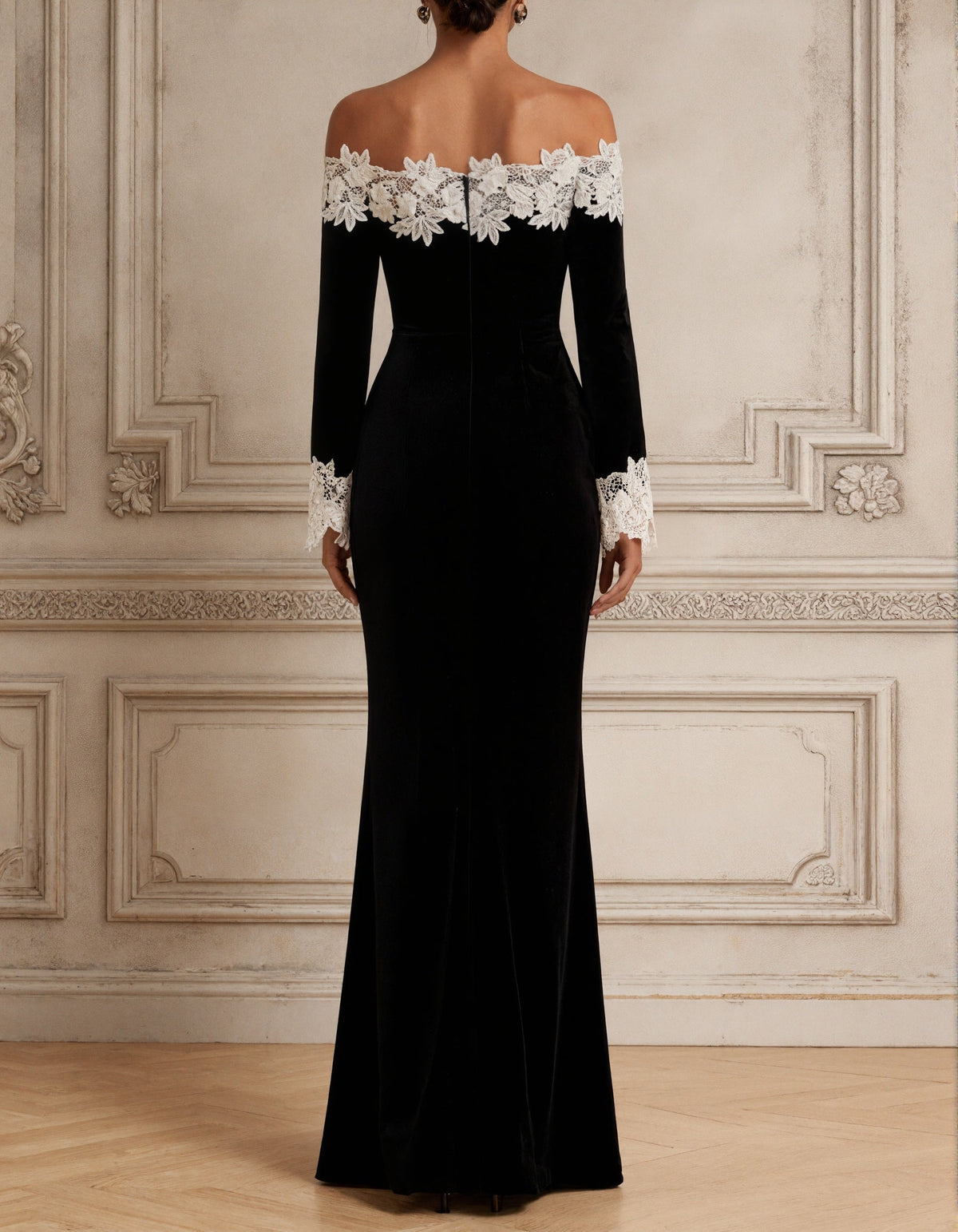 Vestido largo negro de terciopelo con hombros descubiertos, corte sirena y encaje 3D