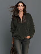 Jersey de mohair verde oliva con cuello de piel