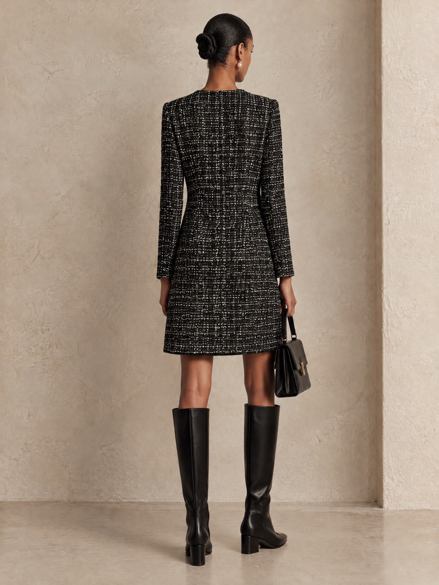 Vestido corto de tweed evasé con botones de perla