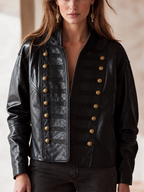 Chaqueta de piel vintage con cuello alzado y botones dorados cruzados