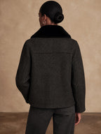 Chaqueta corta retro de espiga con cuello de pelo