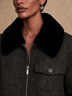 Chaqueta corta retro de espiga con cuello de pelo