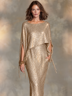 Vestido midi de lentejuelas champán con mangas capa