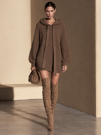 Vestido jersey oversize de bouclé marrón con capucha