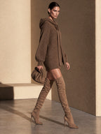Vestido jersey oversize de bouclé marrón con capucha