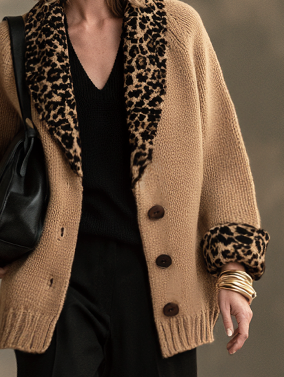 Chaqueta de punto caqui de leopardo con solapa