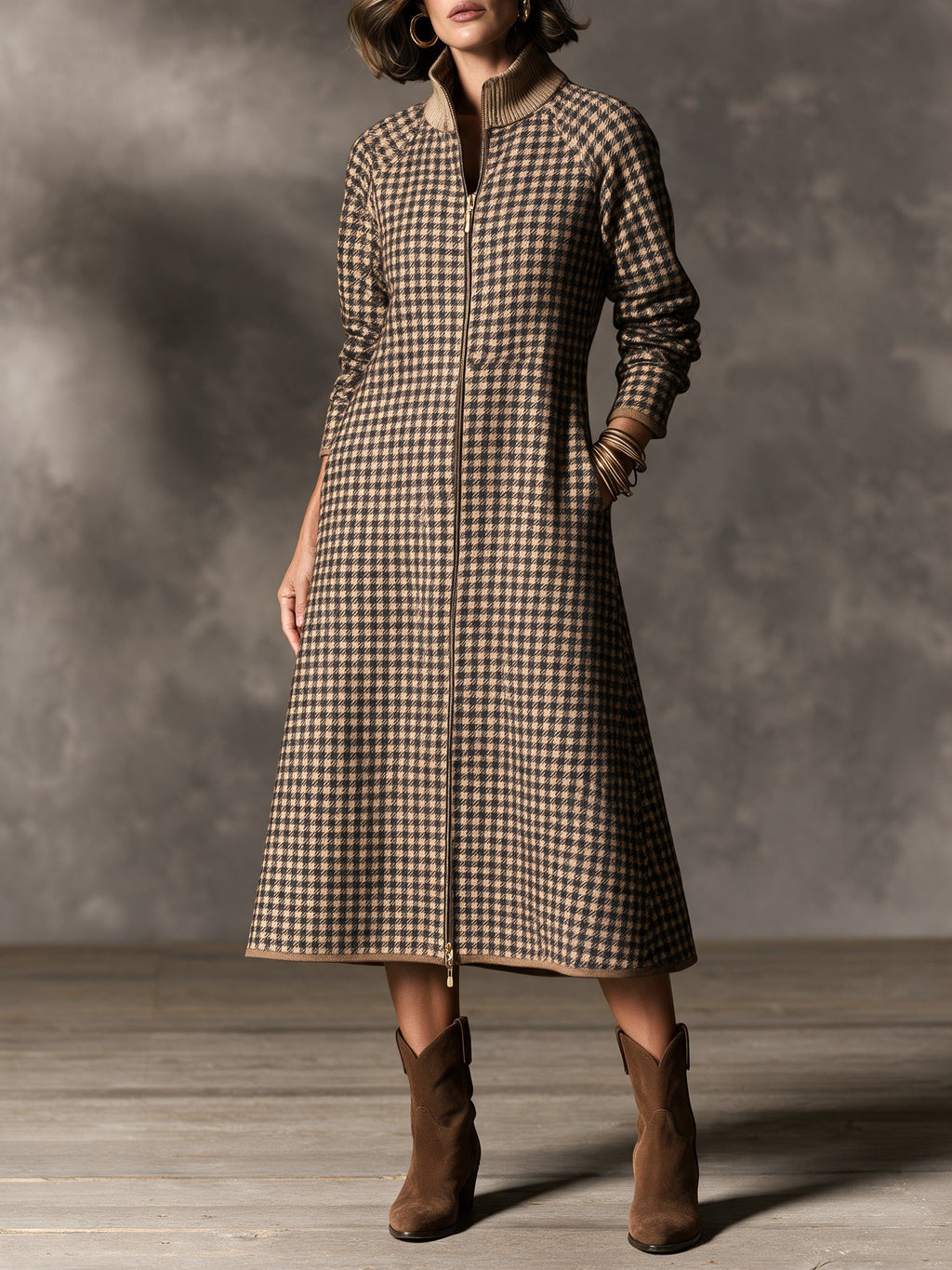 Vestido midi de cuadros con cuello alzado y cremallera