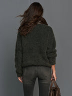 Jersey de mohair verde oliva con cuello de piel