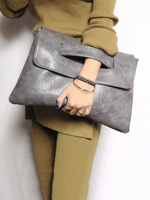 Große Handtasche mit Magnetverschluss und Umhängeriemen