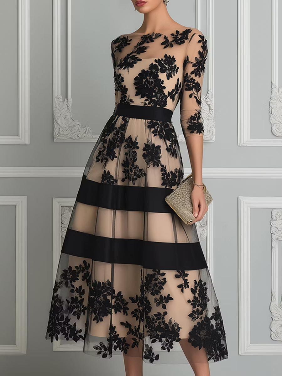 Vestido Midi Evasé de Encaje Negro