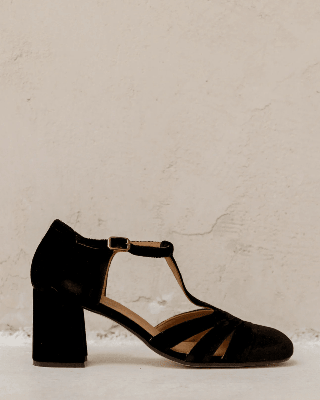 ZAPATO CON CINTURÓN EN T Y TACÓN ESTABLE - LOVRA DESIGN