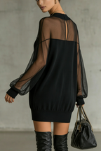 Vestido Mini Negro con Manga de Malla y Cuello Alto