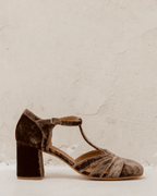 ZAPATO CON CINTURÓN EN T Y TACÓN ESTABLE - LOVRA DESIGN