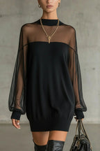 Vestido Mini Negro con Manga de Malla y Cuello Alto