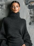 Vestido midi de punto oversize con cuello alto gris marengo