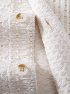 Camisa con cuello cubano y estampado jacquard geométrico