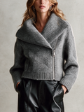 Chaqueta corta de punto gris con cuello chal y cremallera asimétrica