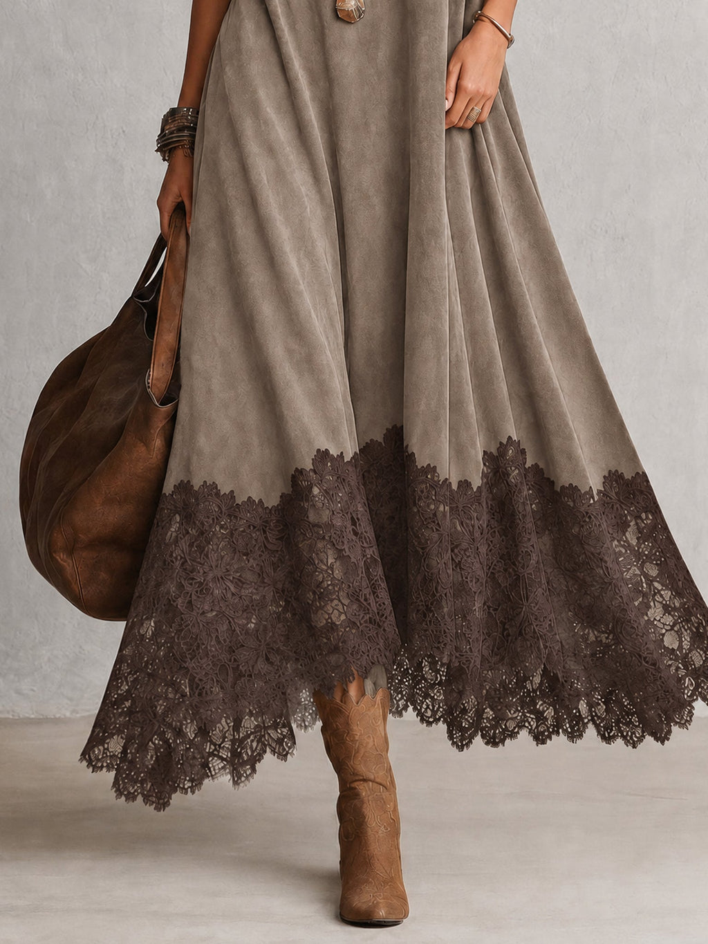 A-Linien-Kleid mit Stehkragen, Spitzeneinsätzen und langen Ärmeln