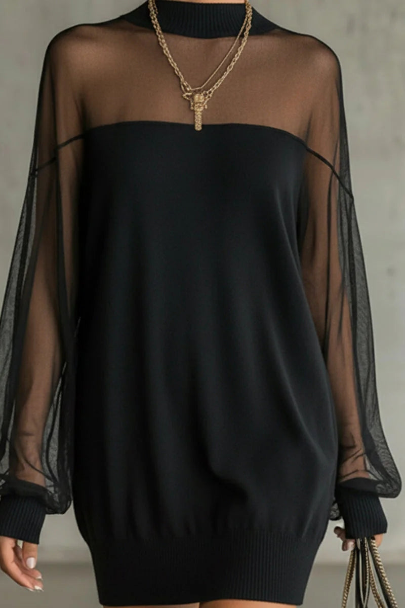 Vestido Mini Negro con Manga de Malla y Cuello Alto