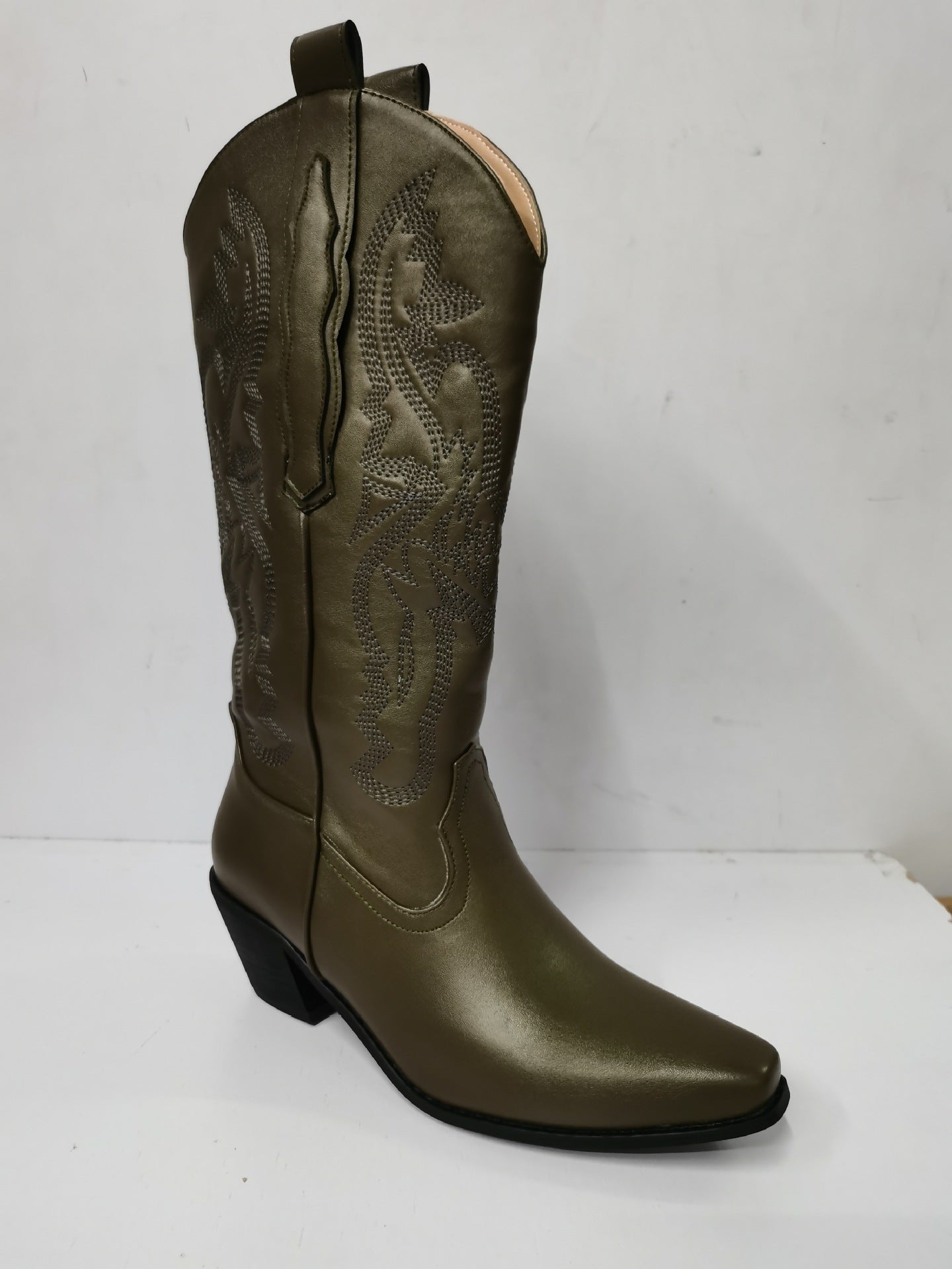 Botas Western con Punta y Tacón Grueso con Bordado