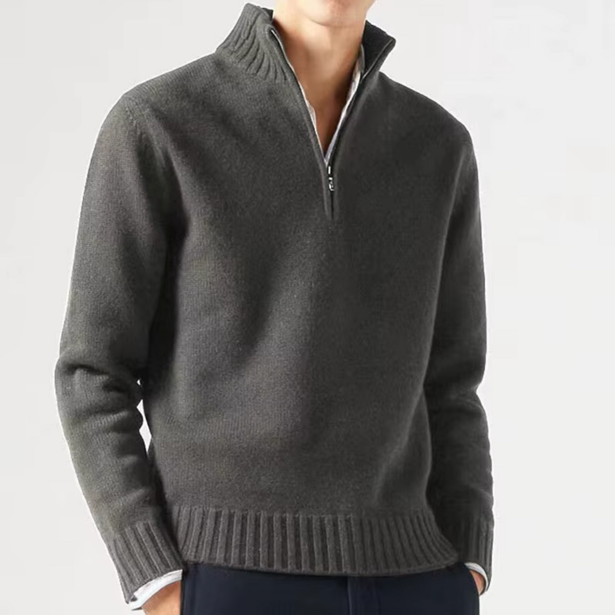 Maglione in lana a collo alto con zip