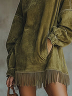 Vestido Mini de Ante Sintético con Cuello Alto y Bajo con Flecos