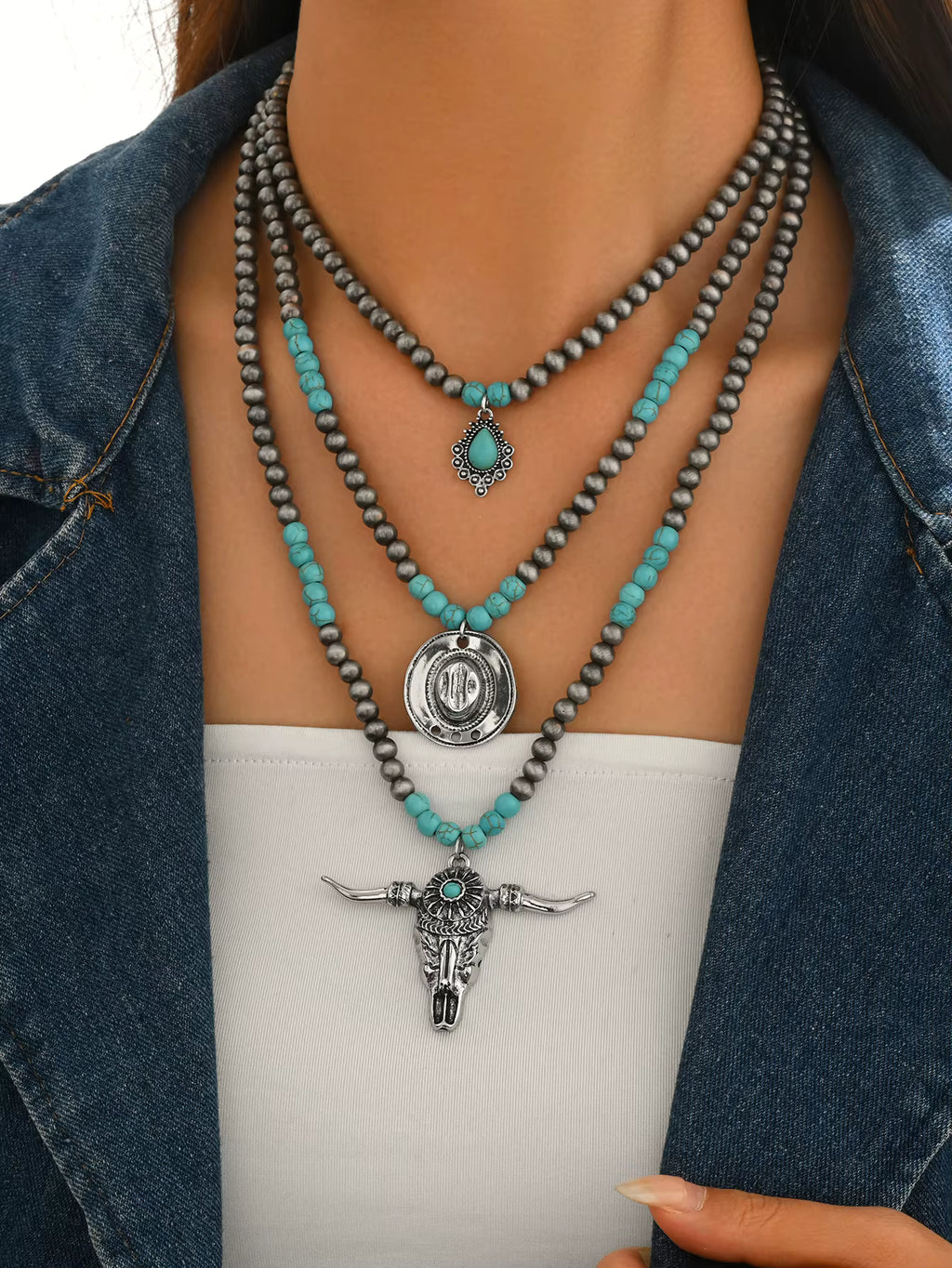 Collar tres capas turquesa motivos oeste