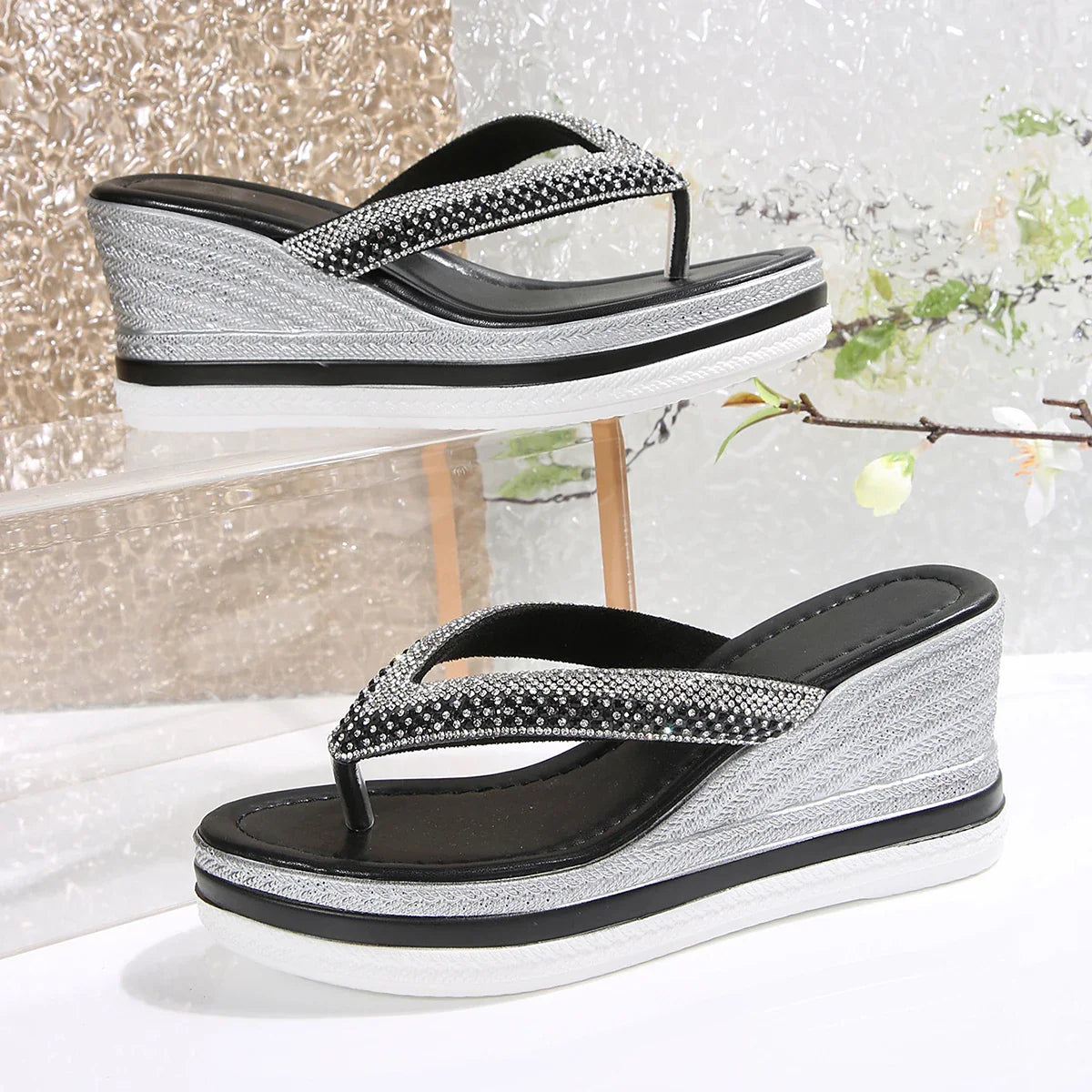 Isabella Rhinestone-flip-flops med platåsula