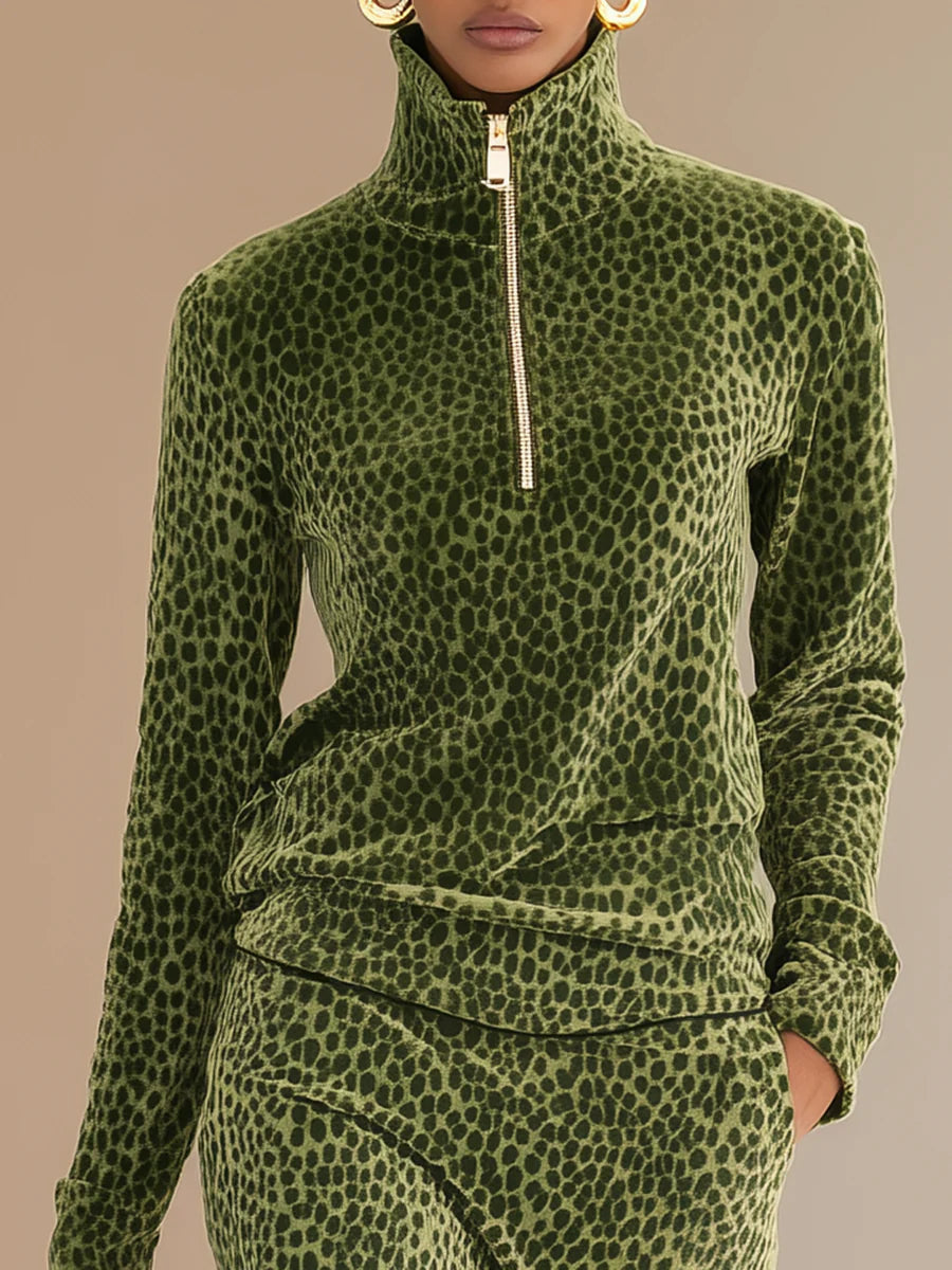 Conjunto Retro de Terciopelo con Estampado Leopardo y Cuello Mao