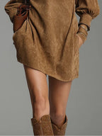 Vestido Mini Holgado de Ante Marrón con Cuello Alto y Cremallera