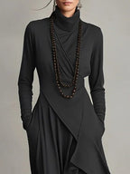 Vestido Maxi Púrpura con Cuello Alto Asimétrico y Plisado