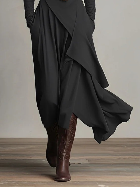 Vestido Maxi Púrpura con Cuello Alto Asimétrico y Plisado