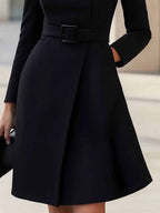 Vestido Midi Evasé de Cuello Alto con Cinturón